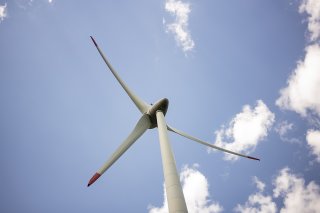 Le Conseil fédéral veut accélérer la construction de centrales solaires, éoliennes et hydroélectriques (archives).